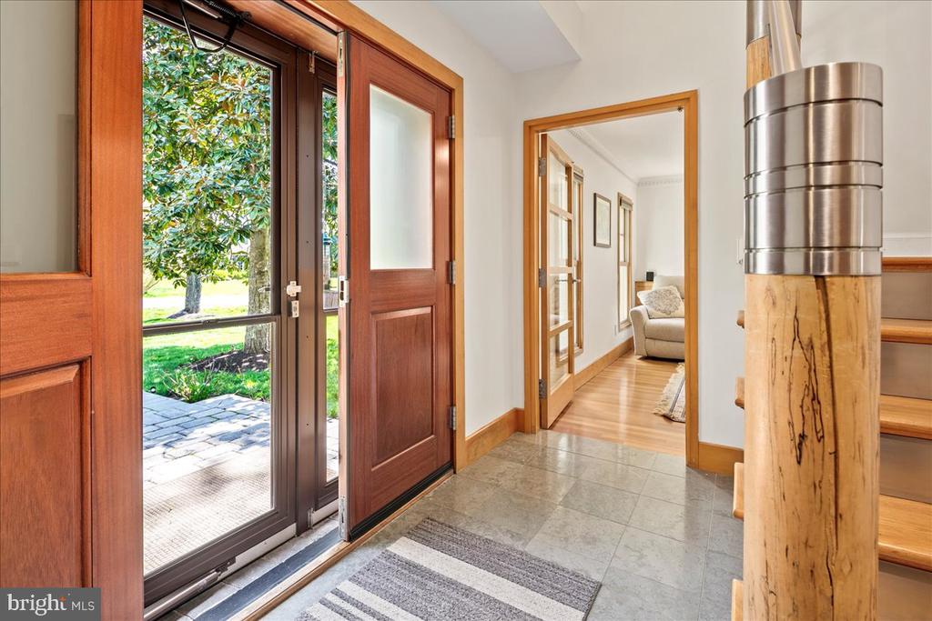 9410 FERRY LANDING COURT