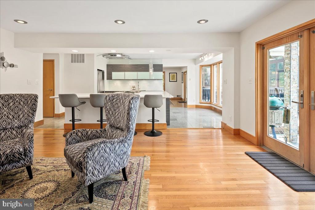 9410 FERRY LANDING COURT