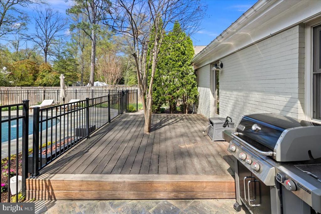 9410 FERRY LANDING COURT