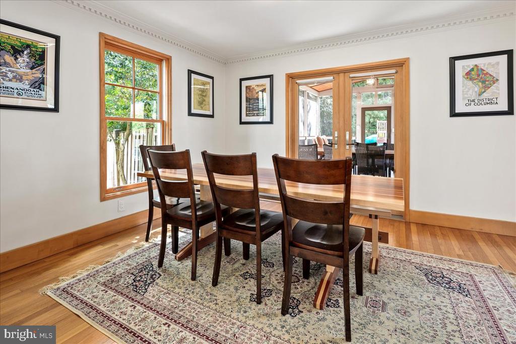 9410 FERRY LANDING COURT