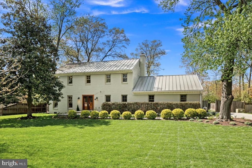 9410 FERRY LANDING COURT