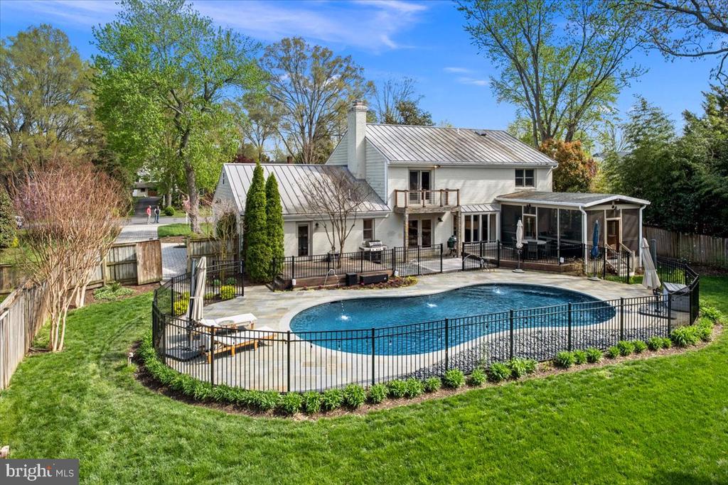 9410 FERRY LANDING COURT