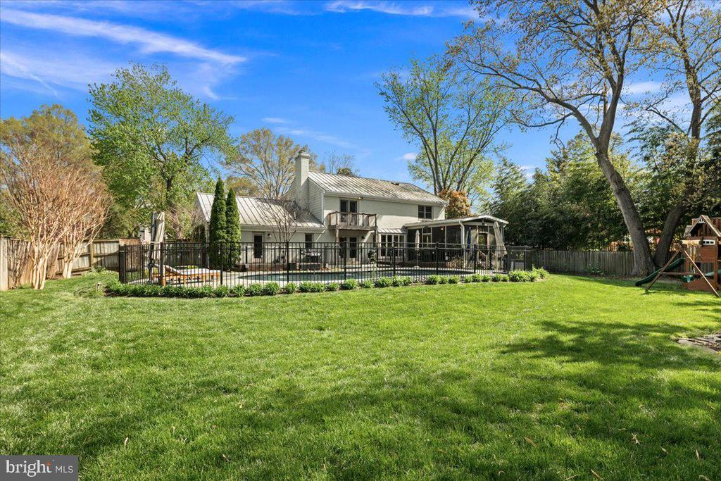 9410 FERRY LANDING COURT