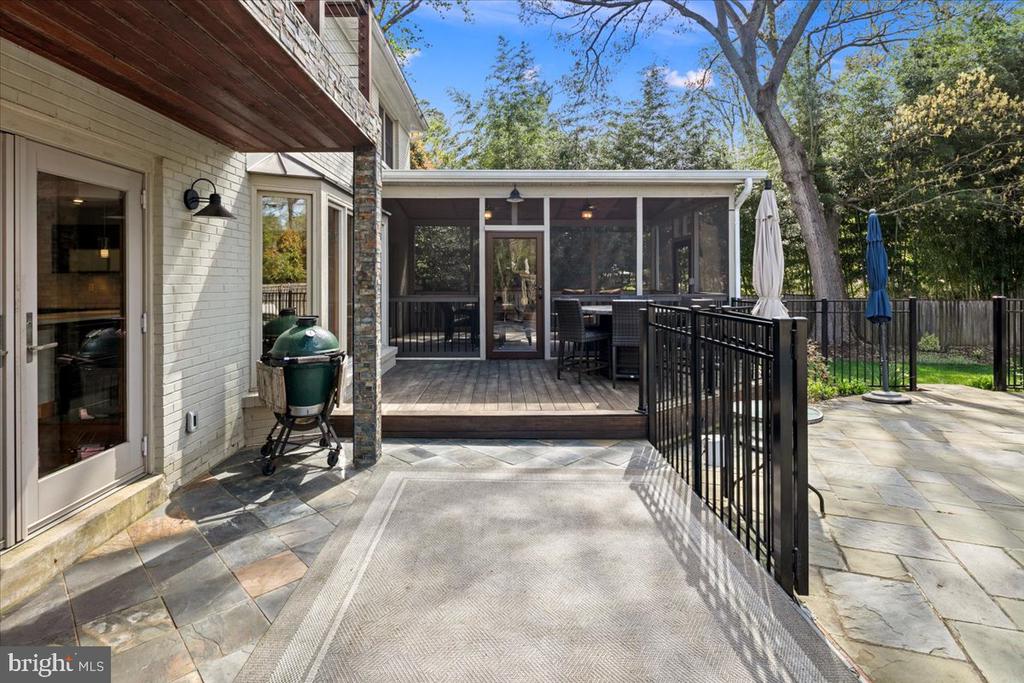 9410 FERRY LANDING COURT