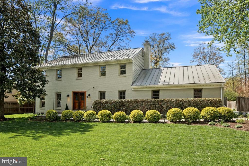 9410 FERRY LANDING COURT