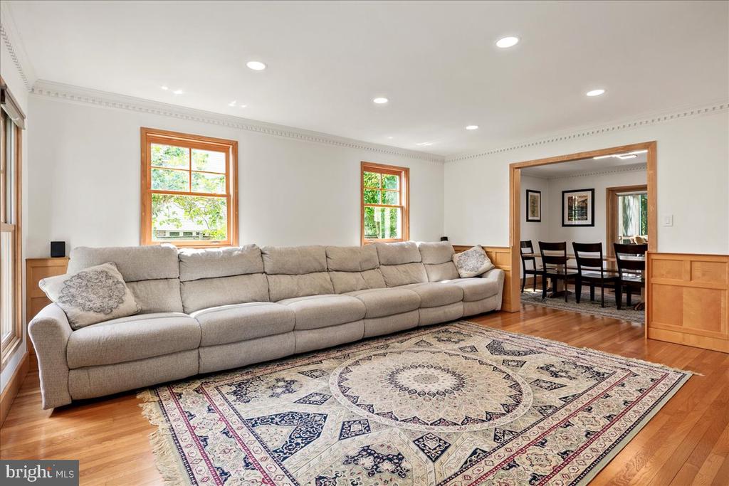 9410 FERRY LANDING COURT