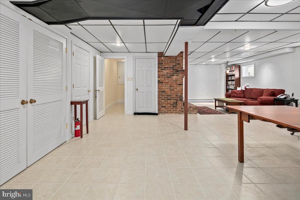 9352 MOUNT VERNON CIRCLE