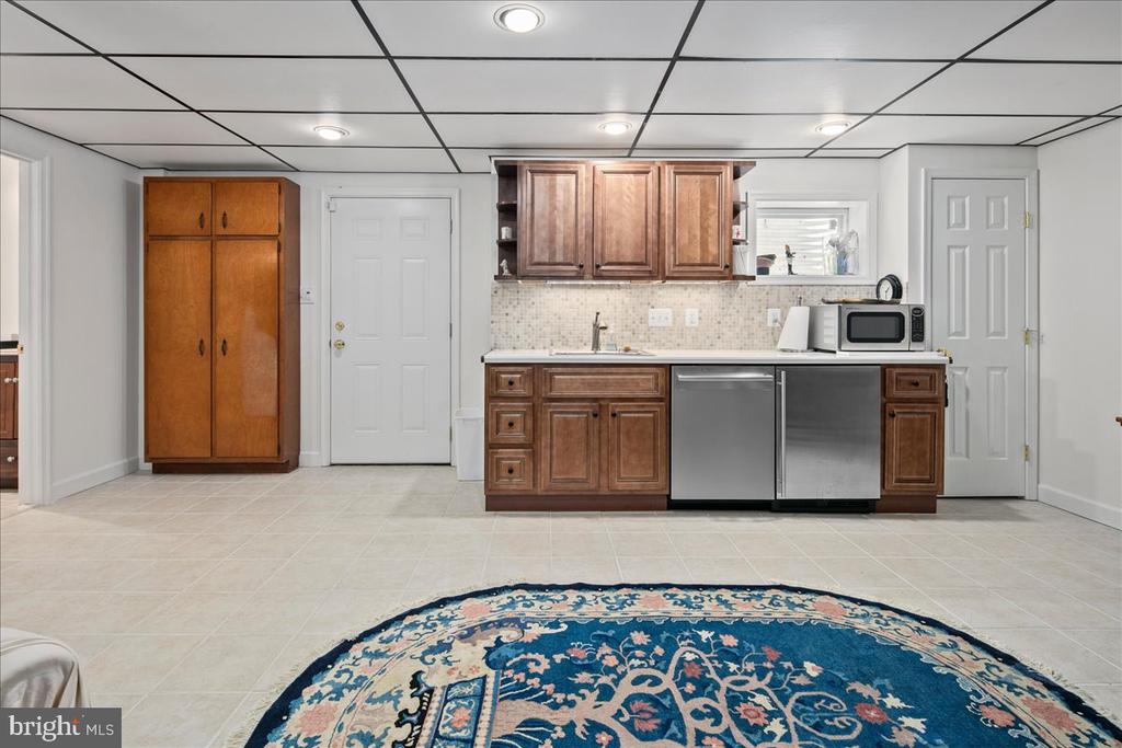9352 MOUNT VERNON CIRCLE