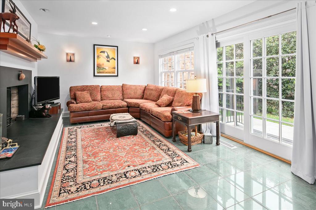 9352 MOUNT VERNON CIRCLE