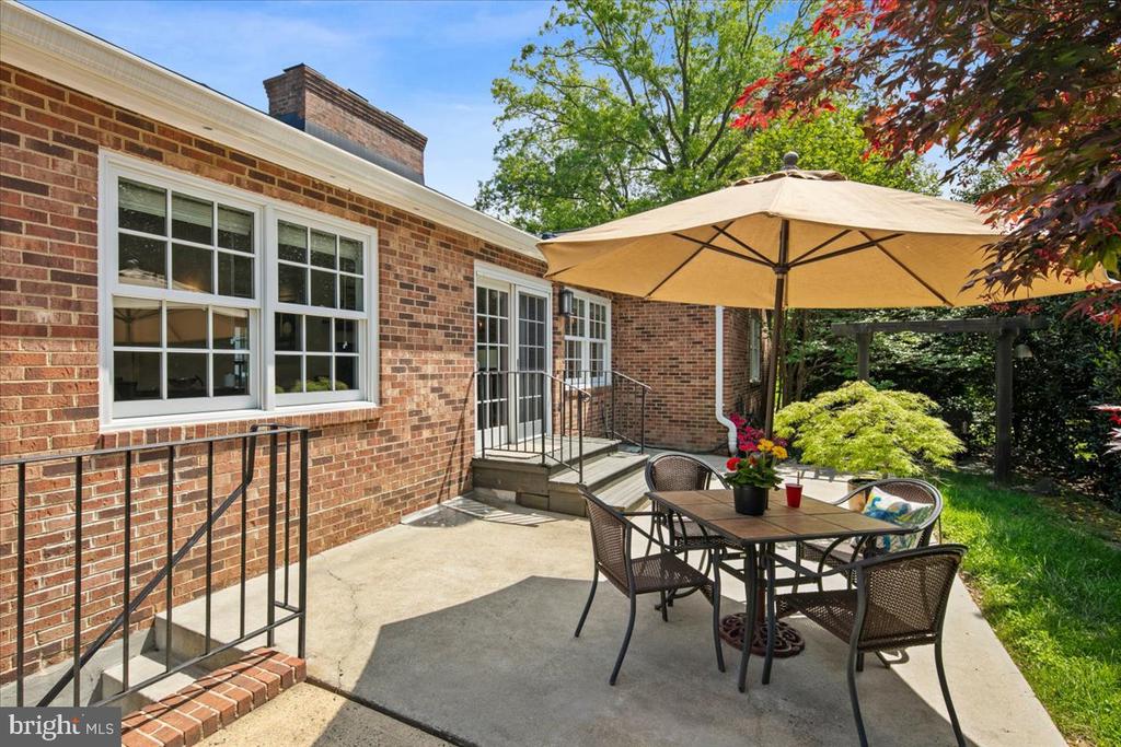 9352 MOUNT VERNON CIRCLE