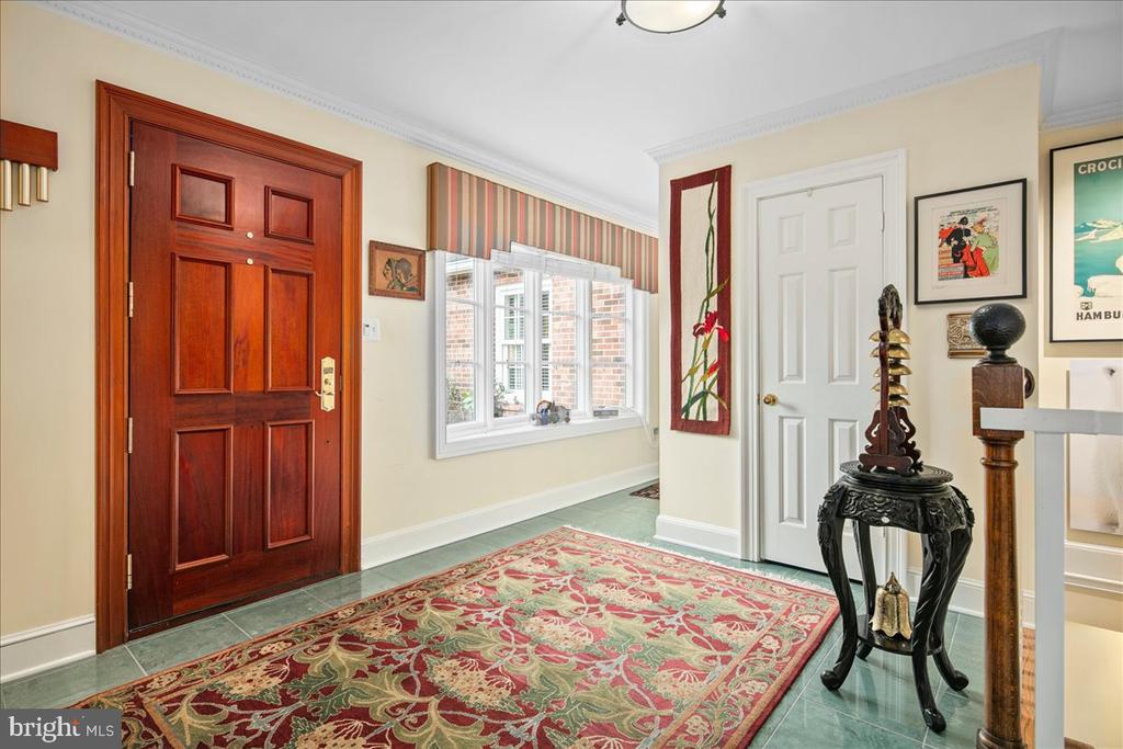 9352 MOUNT VERNON CIRCLE