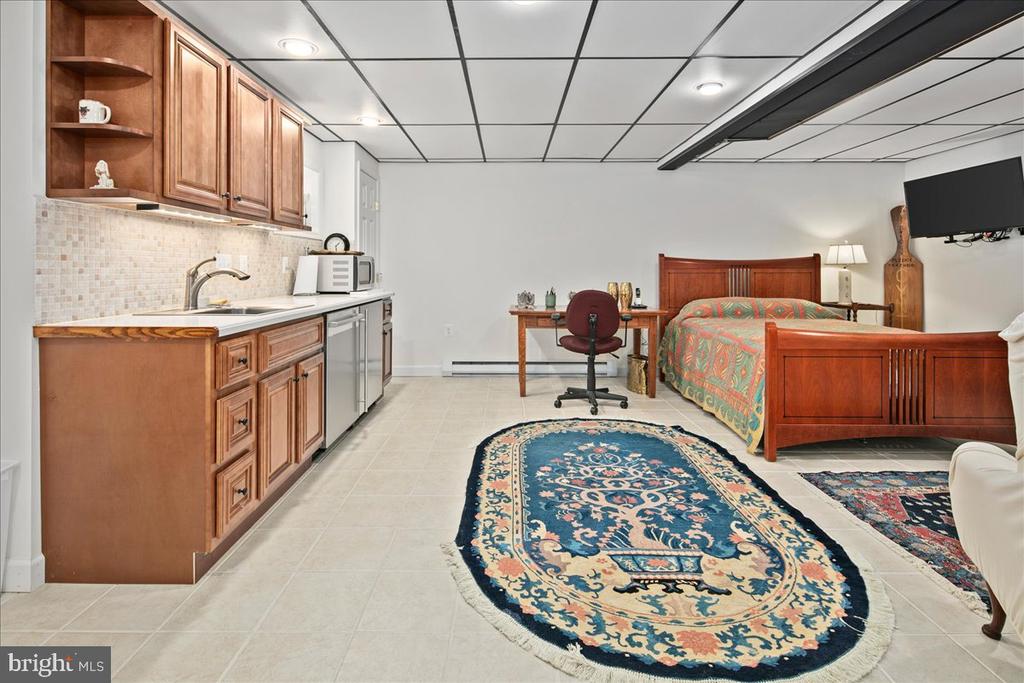 9352 MOUNT VERNON CIRCLE