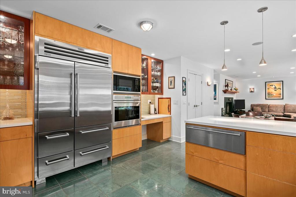 9352 MOUNT VERNON CIRCLE