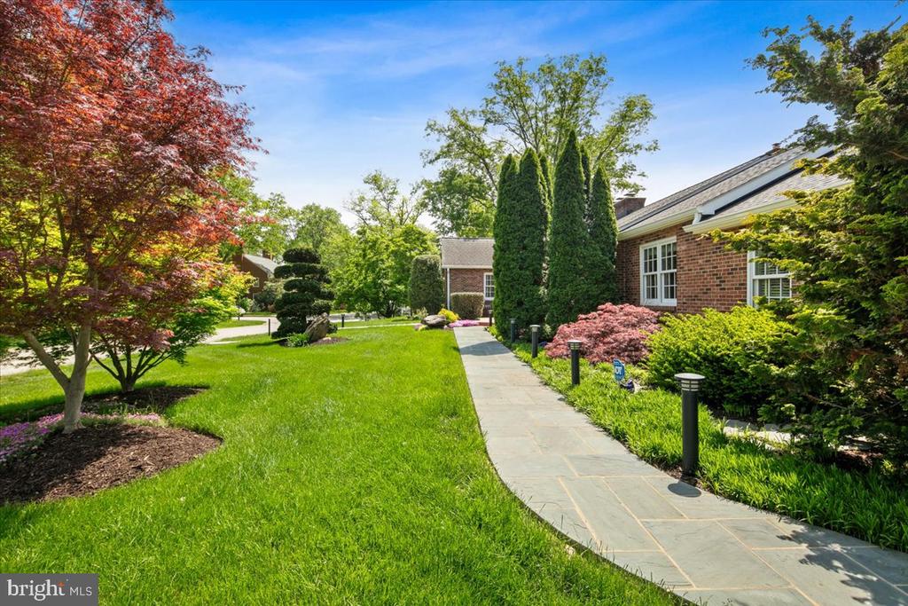 9352 MOUNT VERNON CIRCLE