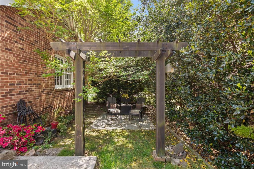 9352 MOUNT VERNON CIRCLE