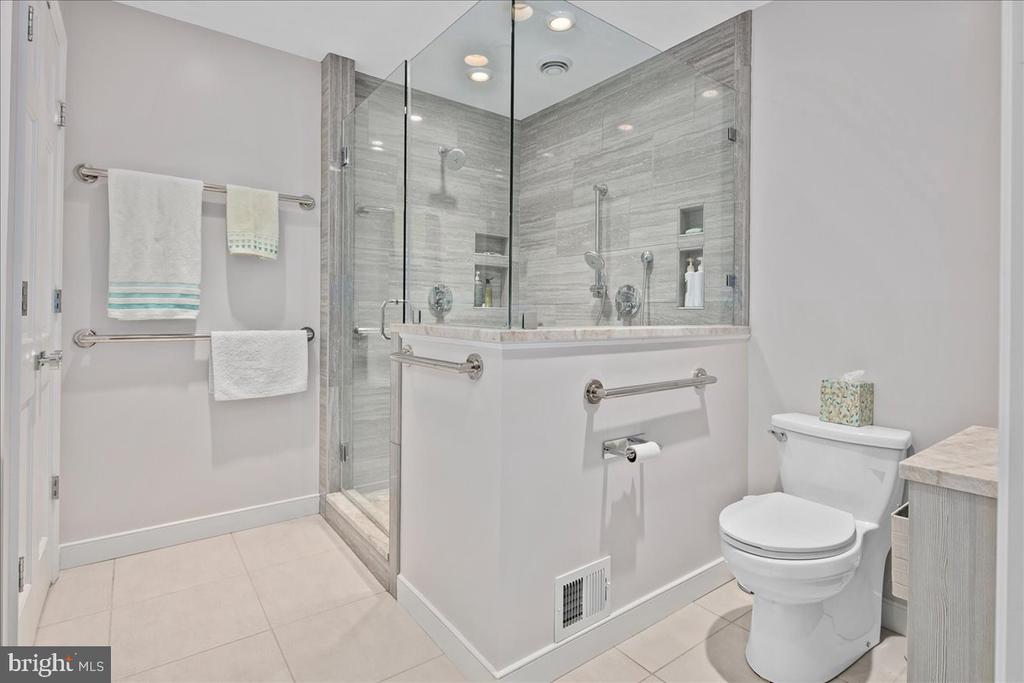 9352 MOUNT VERNON CIRCLE