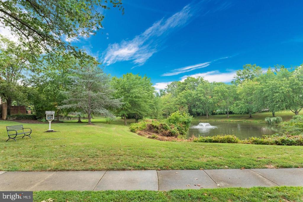 9352 MOUNT VERNON CIRCLE