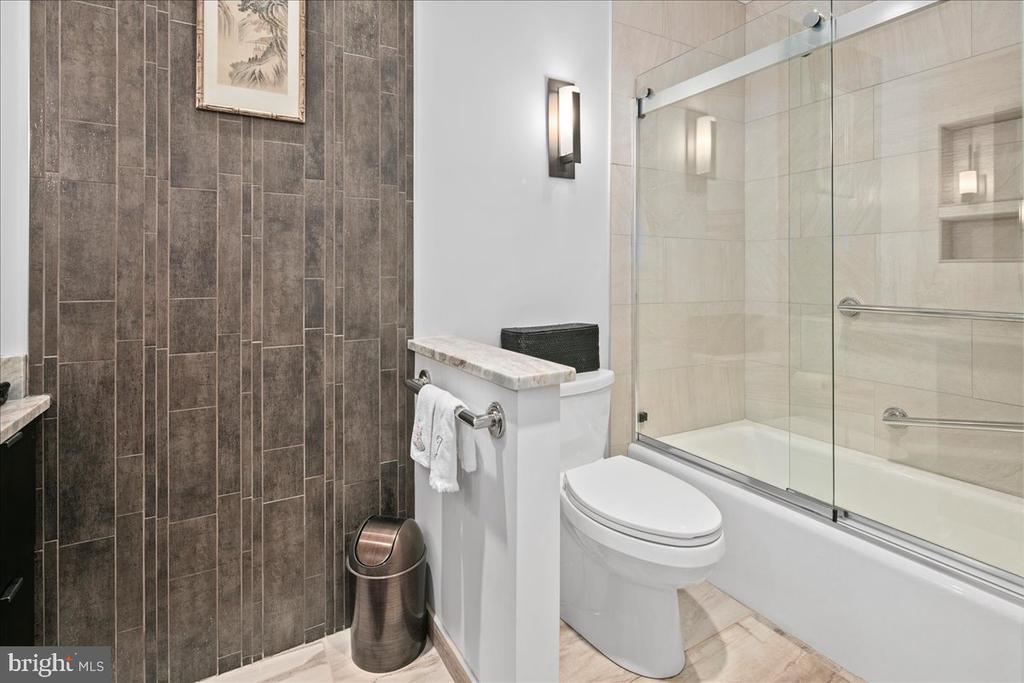 9352 MOUNT VERNON CIRCLE