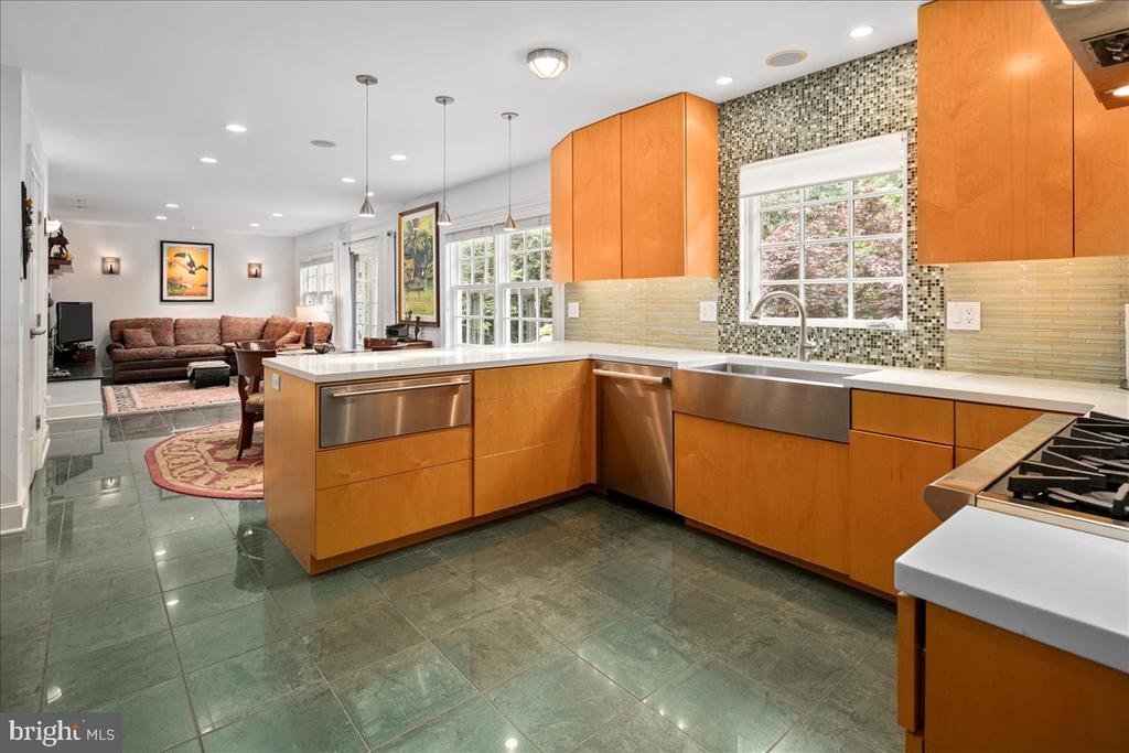 9352 MOUNT VERNON CIRCLE