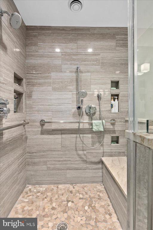9352 MOUNT VERNON CIRCLE