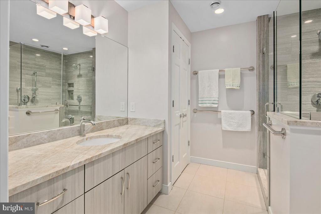 9352 MOUNT VERNON CIRCLE