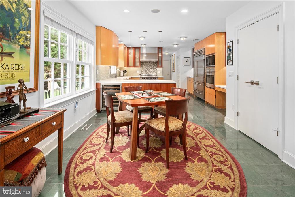 9352 MOUNT VERNON CIRCLE