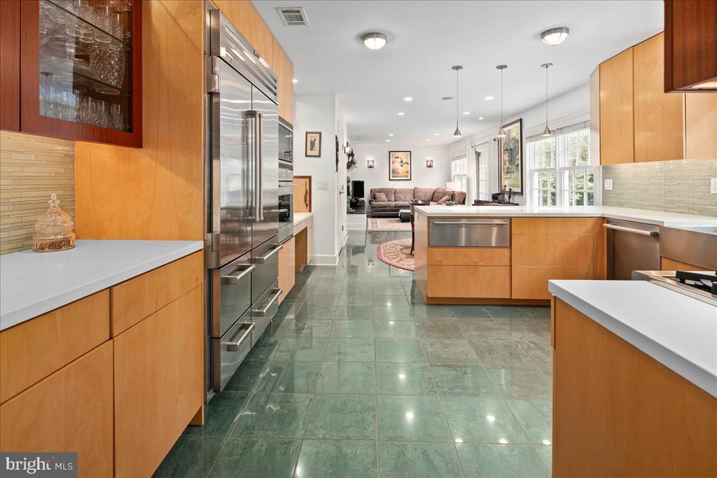 9352 MOUNT VERNON CIRCLE