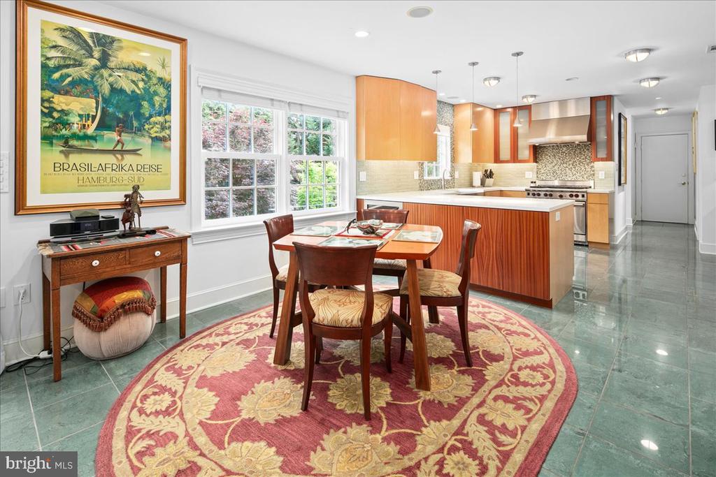9352 MOUNT VERNON CIRCLE