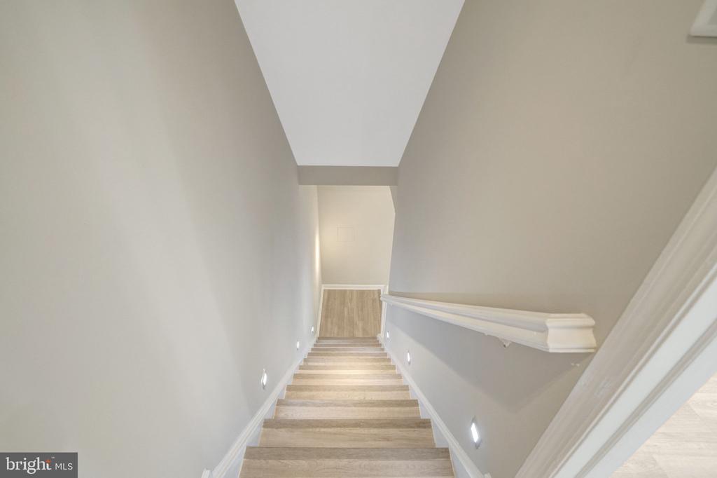 6191 WELLINGTON COMMONS DRIVE