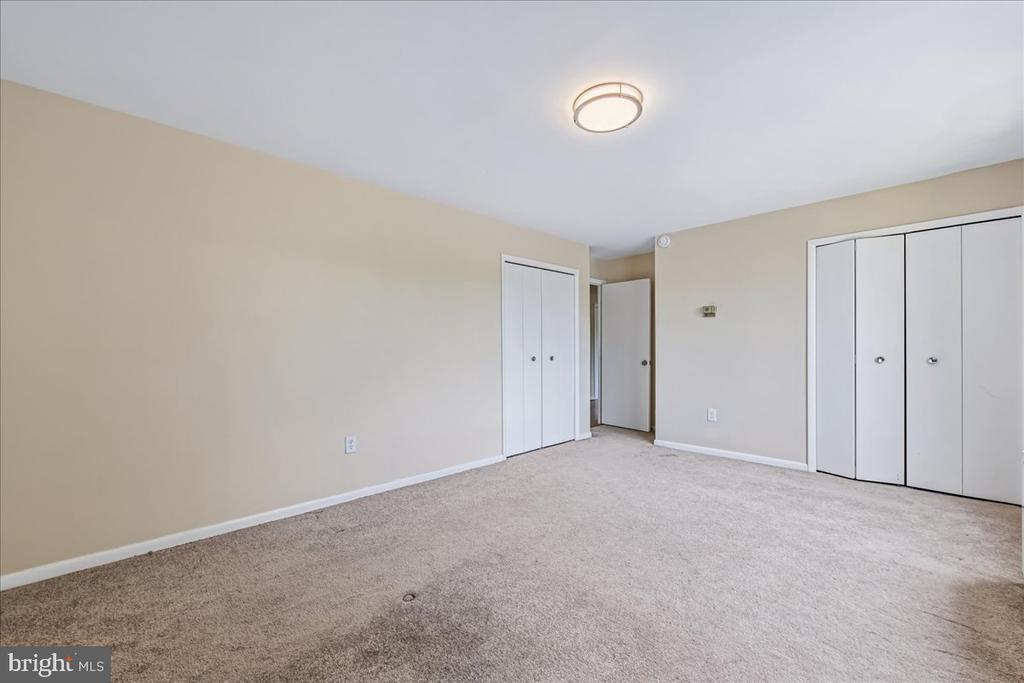6631 WAKEFIELD DRIVE 203