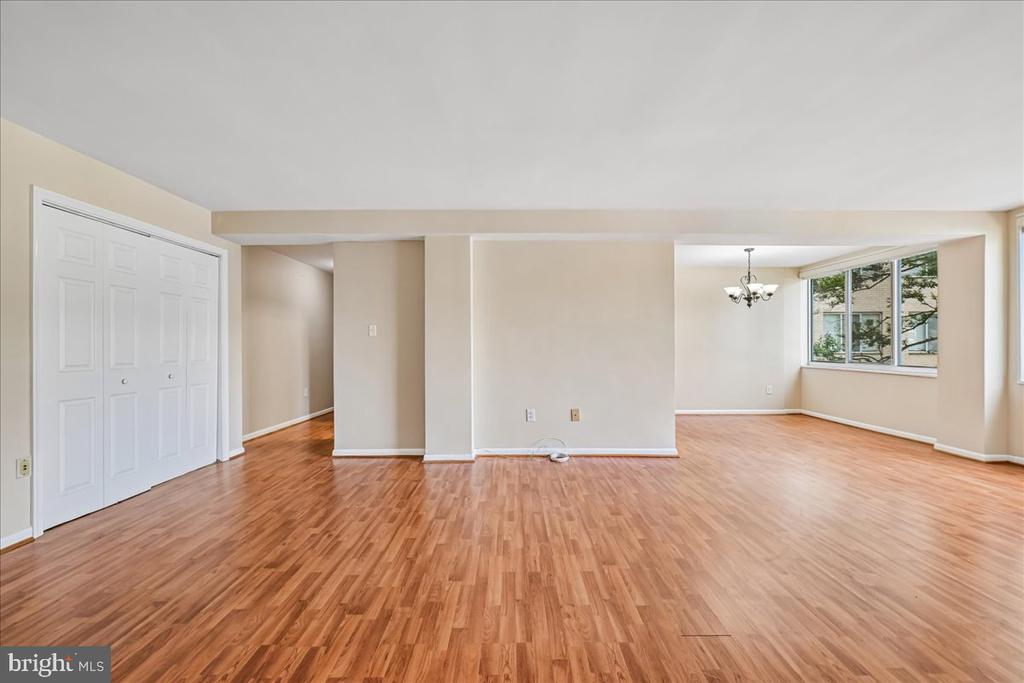 6631 WAKEFIELD DRIVE 203