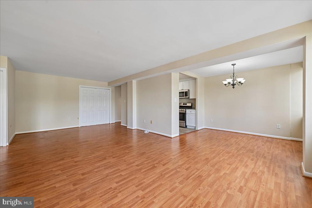 6631 WAKEFIELD DRIVE 203