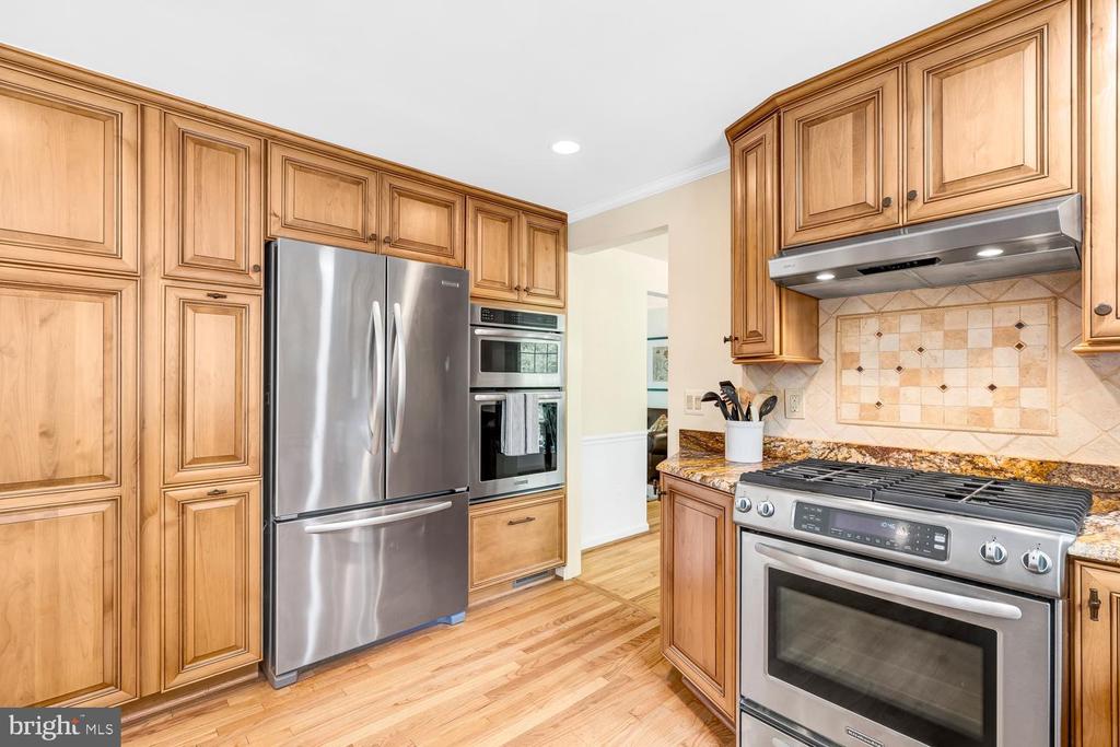 4212 PICKERING PLACE