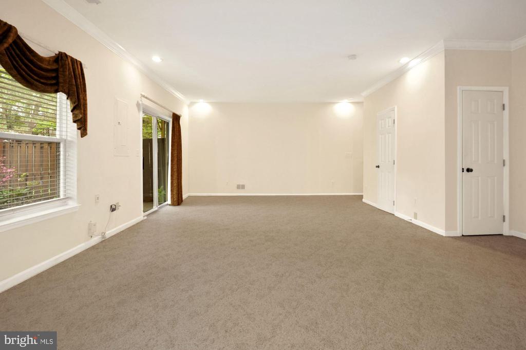 12489 LUCAS DRIVE
