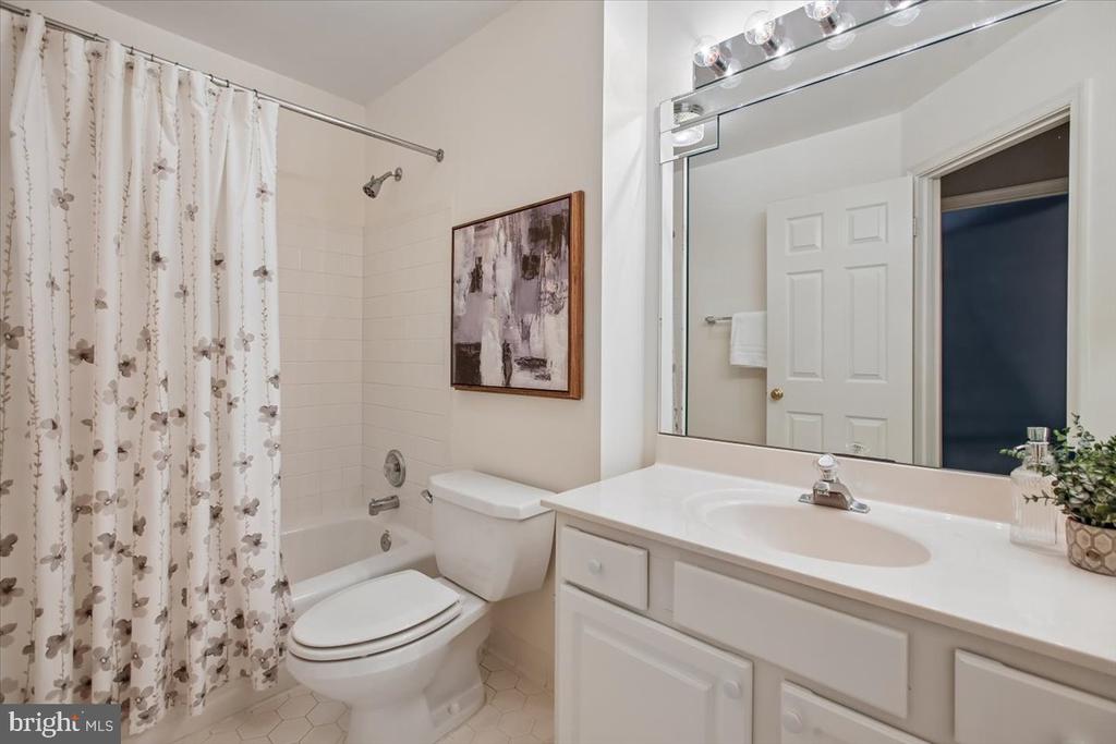 6488 SHARON KAY COURT