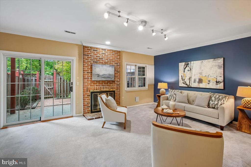 6488 SHARON KAY COURT