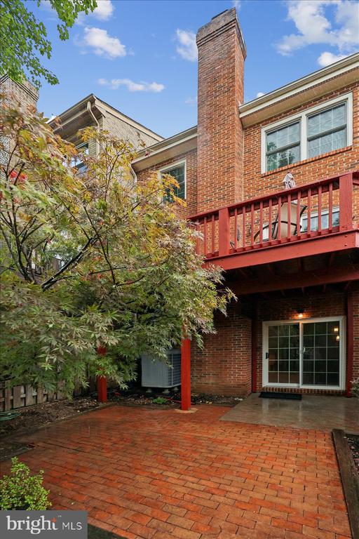 6488 SHARON KAY COURT