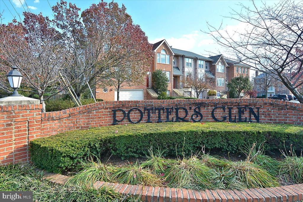 6488 SHARON KAY COURT