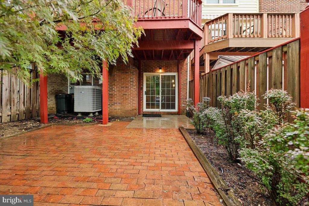 6488 SHARON KAY COURT