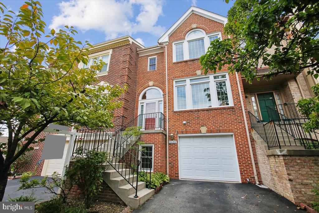 6488 SHARON KAY COURT