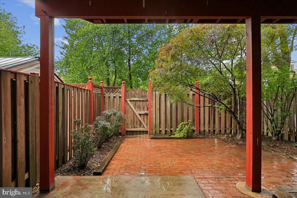 6488 SHARON KAY COURT
