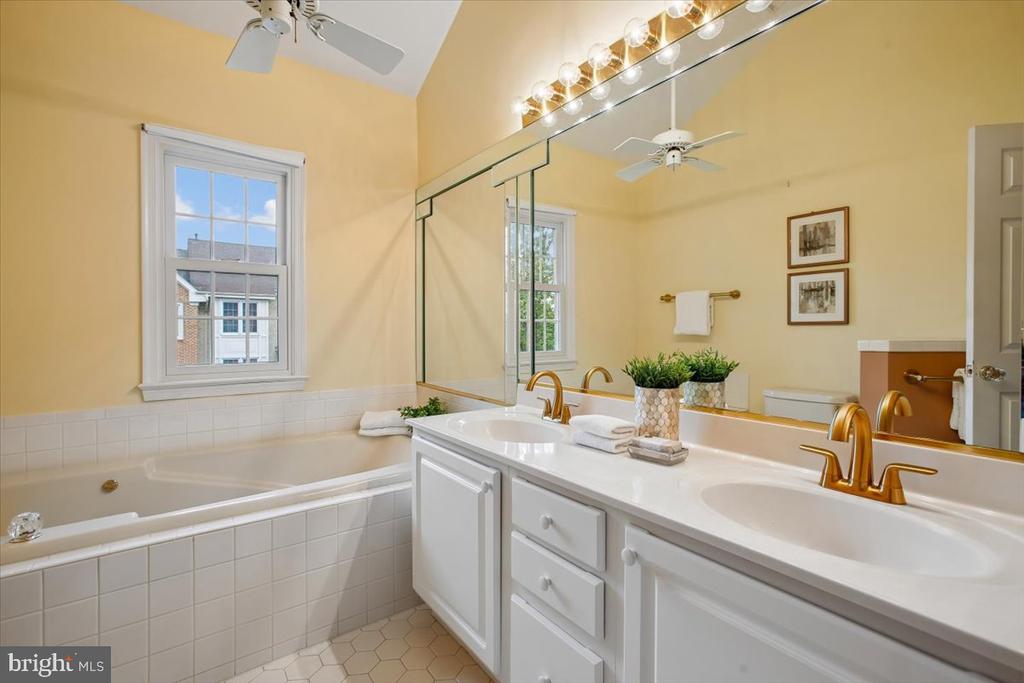 6488 SHARON KAY COURT