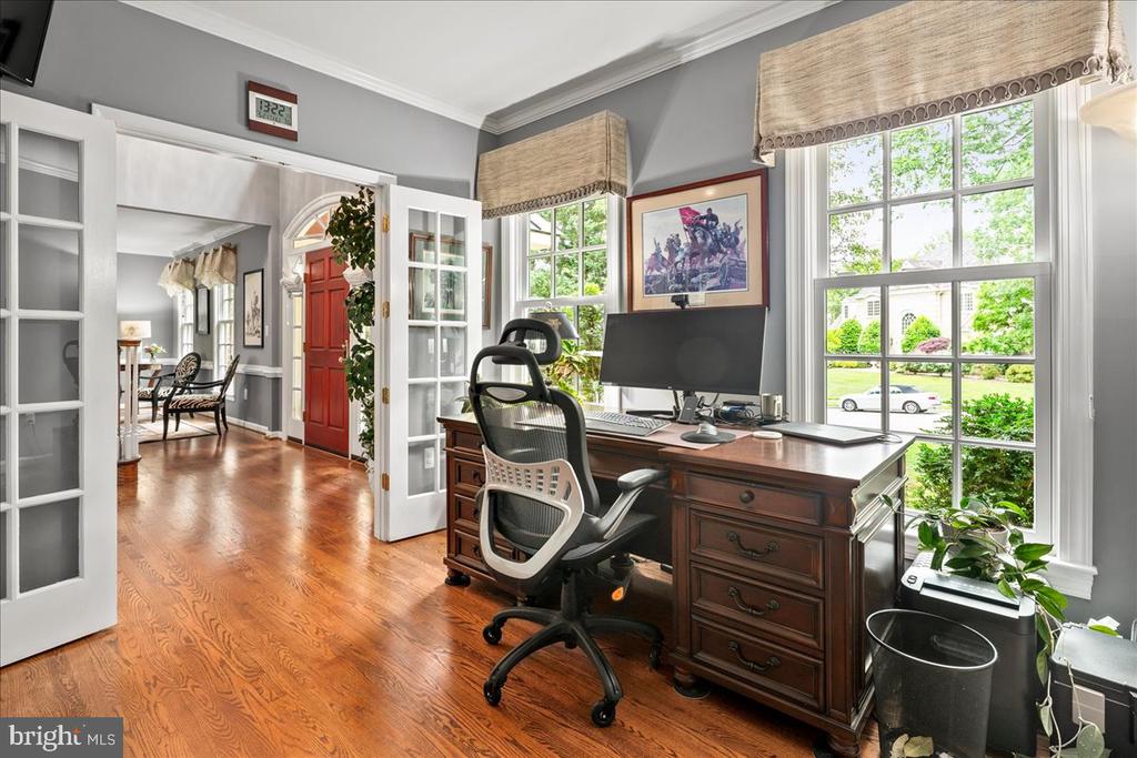 3801 WASHINGTON WOODS DRIVE