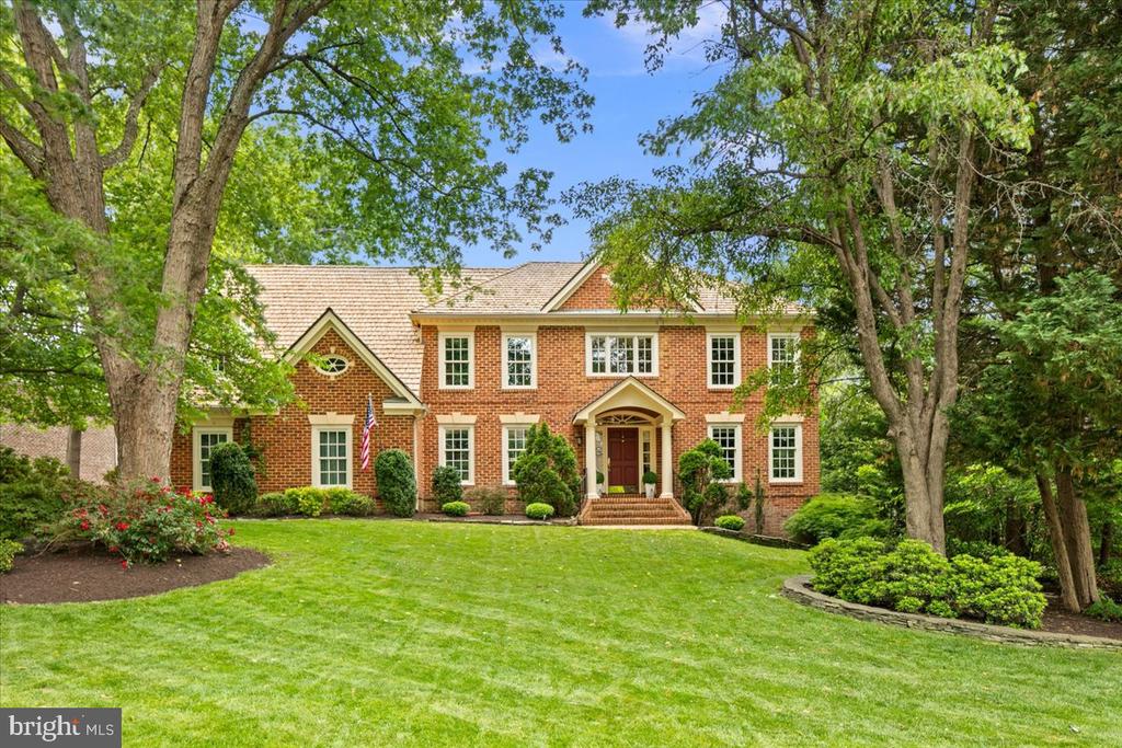 3801 WASHINGTON WOODS DRIVE
