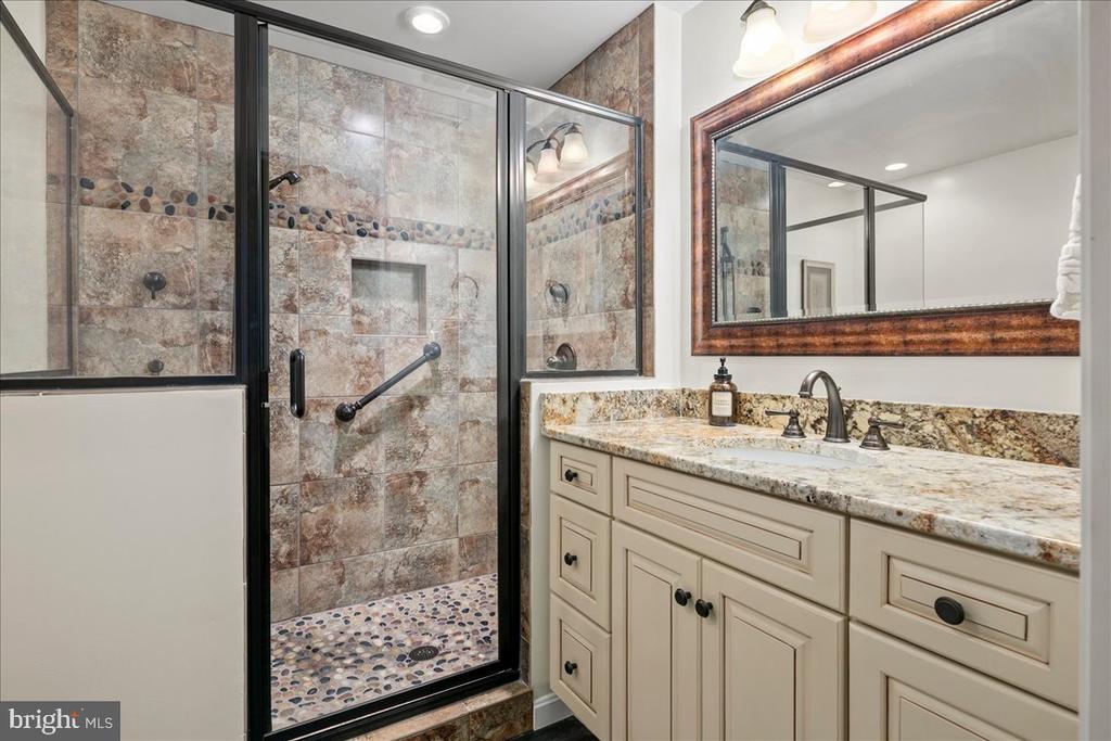 3801 WASHINGTON WOODS DRIVE