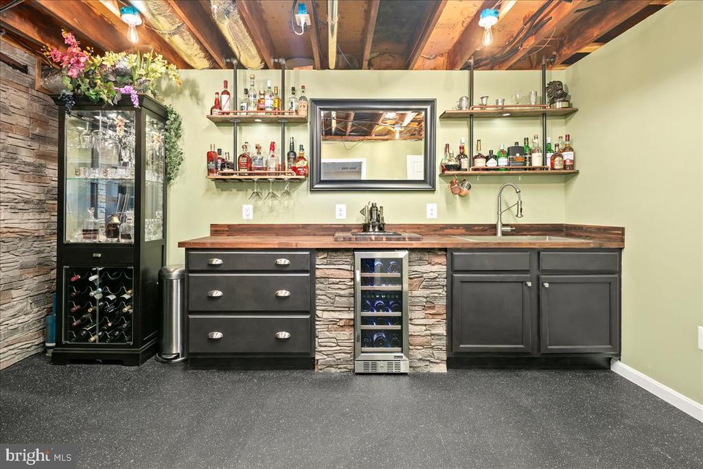 3801 WASHINGTON WOODS DRIVE
