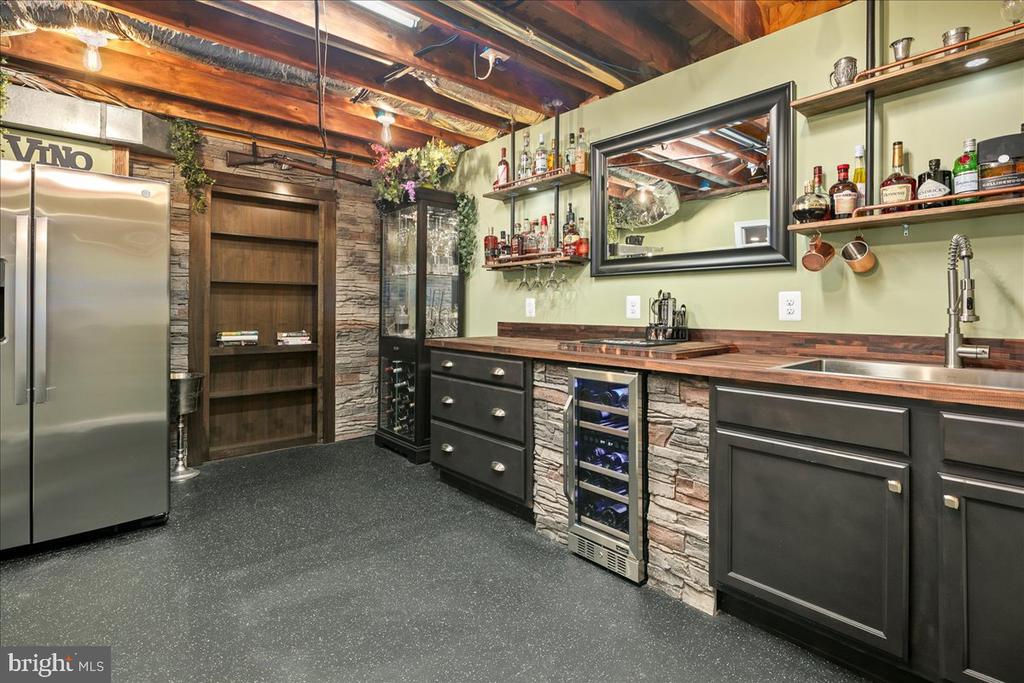 3801 WASHINGTON WOODS DRIVE
