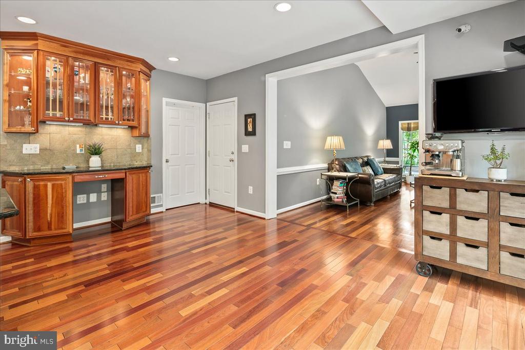 3801 WASHINGTON WOODS DRIVE