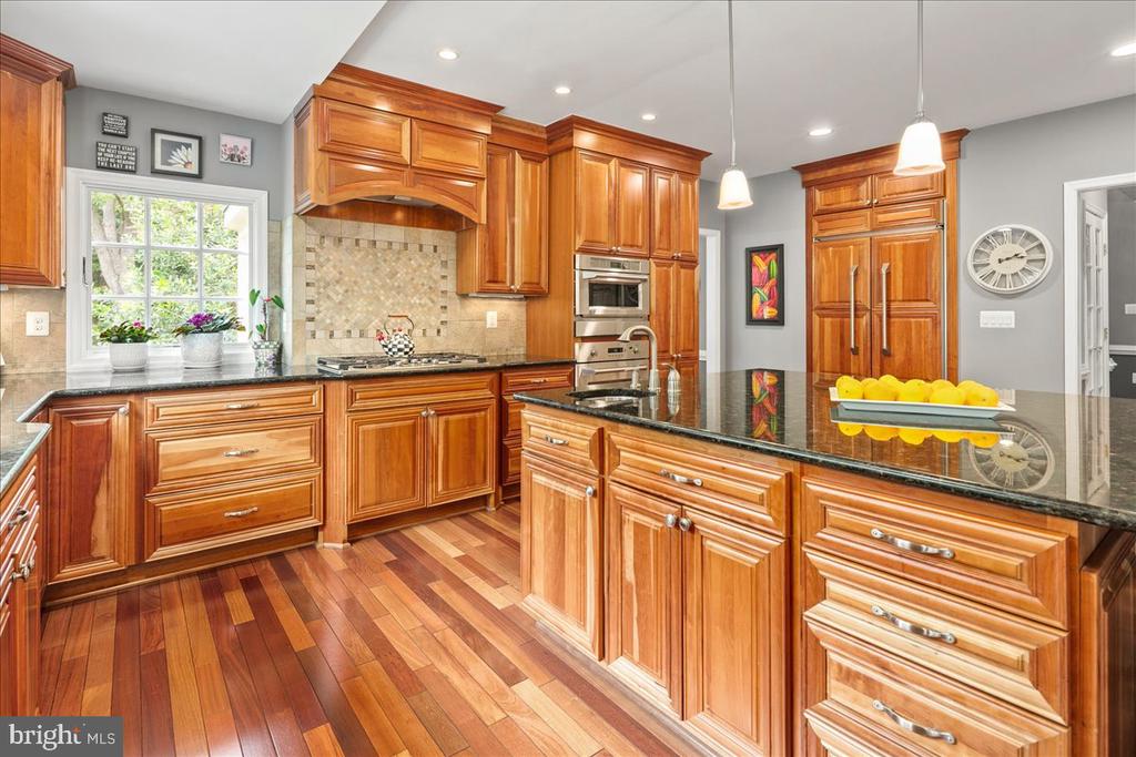 3801 WASHINGTON WOODS DRIVE