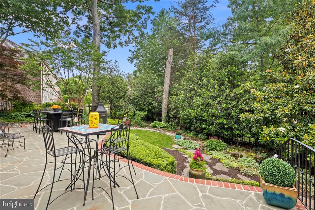 3801 WASHINGTON WOODS DRIVE